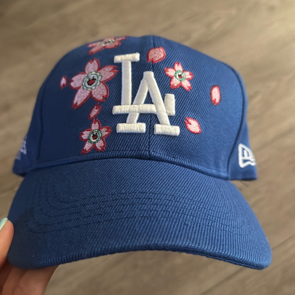 LA sakura hat